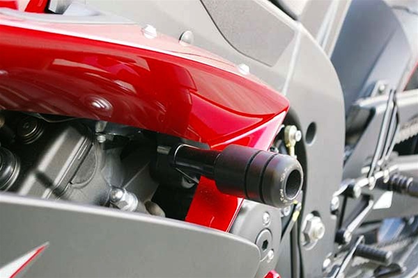 YAMAHA YZF-R1 ('07-'08) Sato Racing Frame Sliders